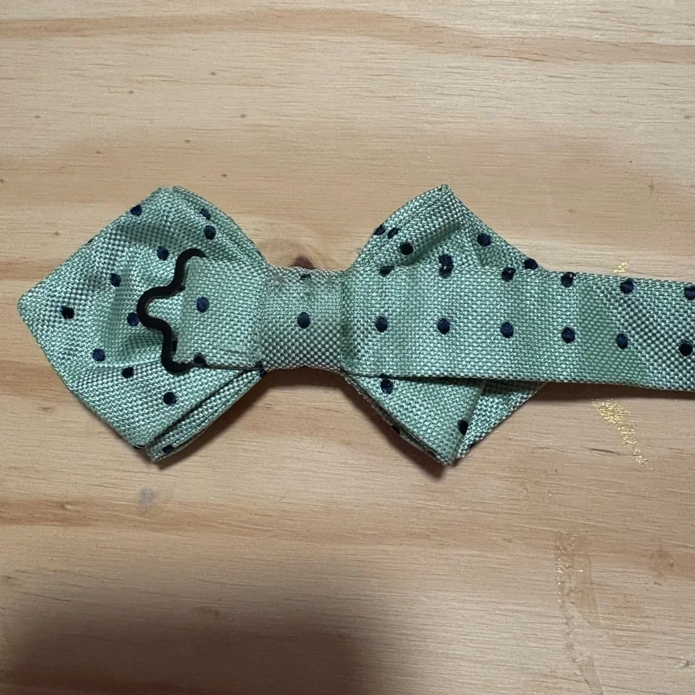 Green Polka Dot Bow Tie for boys